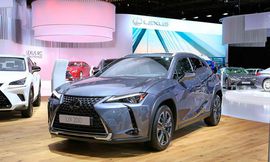 5a7a80e1-2019-lexus-ux-paris-livepics-2
