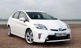 _103724574_prius-64-plate-006_toyota