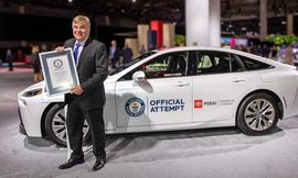 تويوتا ميراي تسجل رقمًا قياسيًا