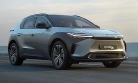 نموذج الإنتاج من تويوتا bZ4X