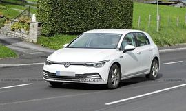 VW-Golf-facelift-mule-16