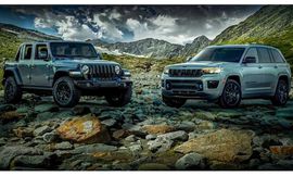 2023-jeep-grand-cherokee-4xe-30th-anniversary-edition (2)