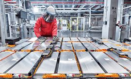 تصنيع بطاريات السيارات