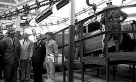 Nasser_at_Helwan_car_factory