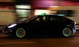 حادثة جديدة لسيارة تسلا في باريس