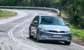 هيونداي ايونيك 5 تفوز بجائزة سيارة العام