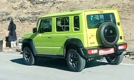 سوزوكي جيمني 4 أبواب