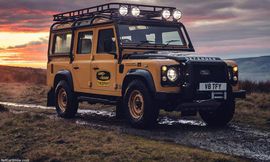Land_Rover-Defender_Works_V8_Trophy-2021-1024-01