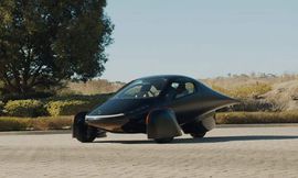 سيارة أبتيرا سيارة كهربائية جديدة تُشحن بواسطة الطاقة الشمسية