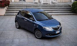 lancia-ypsilon-restyling-2021 (1)