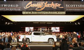 تويوتا تبيع أول نسختَي إنتاج من تندرا 2022 في مزاد