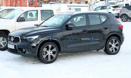 volvo-xc40-facelift-spy-photo (4)