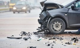 لماذا ننظر إلى حوادث السيارات؟