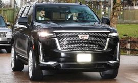 كريستيانو رونالدو يستقل سيارته الجديدة