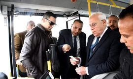 محافظ بورسعيد يلتقى وفد الهيئة العامة للتصنيع وشركة مواصلات مصر لبحث تطبيق تجربة الأوتوببس الكهربائي