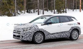 opel-grandland-facelift-new-spy-photo-front-three-quarters (2)