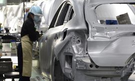 تويوتا تبطئ إنتاجها