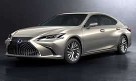 2018-Lexus-ES-300h_studio_front_static