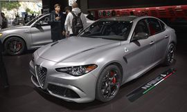 965fa28e-alfa-giulia-stelvio-qv-nring-livepics-ny-1
