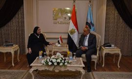 وزيرة الصناعة تشيد بخطط "العربية للتصنيع" لتوطين صناعة السيارات الكهربائية
