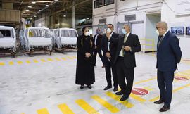 رئيس الوزراء يتفقد مصنع جنرال موتورز مصر
