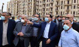 رئيس الوزراء يُتابع من الموقع الموقف النهائي لأعمال تطوير ميدان التحرير

