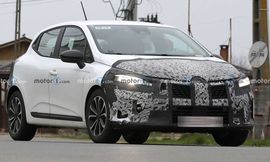 رينو كليو هاتشباك موديل 2024 تظهر في صور تجسسية جديدة  2