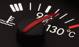 10  اشياء يجب ان تراجعها فى سيارتك قبل التحرك  فى الاجواء الحارة
