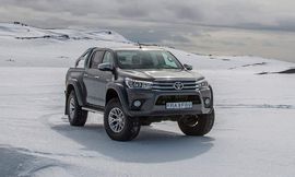 2018-Toyota-Hilux-AT35-910