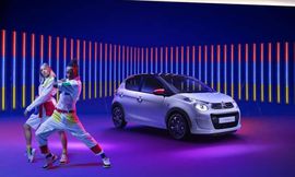 ستروين تطلق نسخة خاصة من سيارة C1 JCC+ بلمسات فنية من مصمم أزياء  2