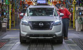 2022-Nissan-Pathfinder-01