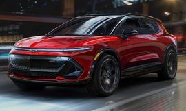 2024-chevrolet-equinox-ev-exterior-front-quarter