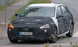 هيونداي i30 فيس ليفت القادمة تظهر لأول مرة في صور تجسسية 2