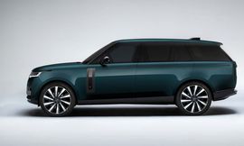 الكشف عن رنج روفر SV موديل 2024 بمحرك V8 وقوة 606 حصان  1