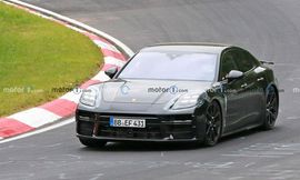 بورش باناميرا موديل 2024 تظهر في صور تجسسية بدون تمويه 1