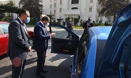 السيسي وسيارات تعمل بالغاز الطبيعى