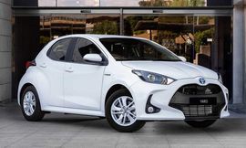 toyota-yaris-hybrid-ecovan