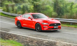 2022-ford-mustang-gt-review-50