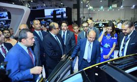 وزير التجارة والصناعة يتفقد معرض القاهرة الدولى للسيارات أوتوماك فورميلا 2018  فى دورته الخامسة والعشرون (1)