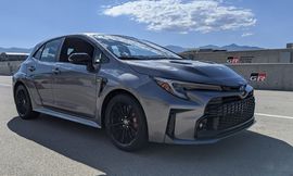 2023-GR-Corolla-10