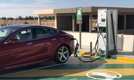 محطة شحن سيارات كهربية