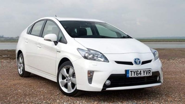 _103724574_prius-64-plate-006_toyota
