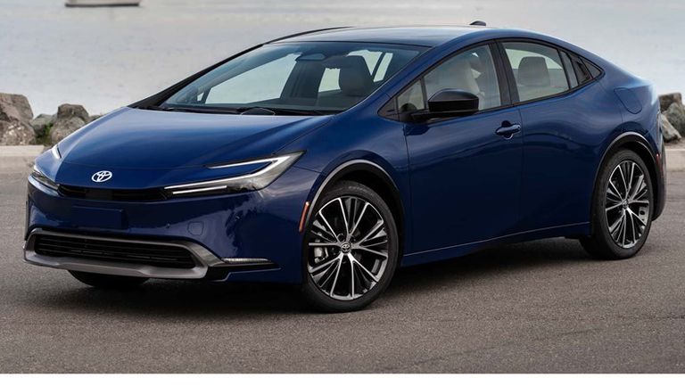 تويوتا بريوس 2024