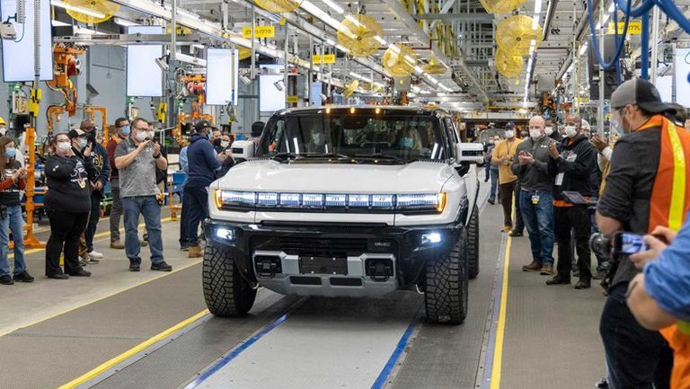 2022-gmc-hummer-ev-edition-1-pickup-in-production-ready-for-customer-deliveries
