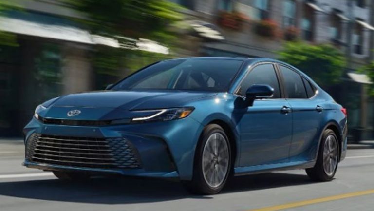 تويوتا كامري 2025