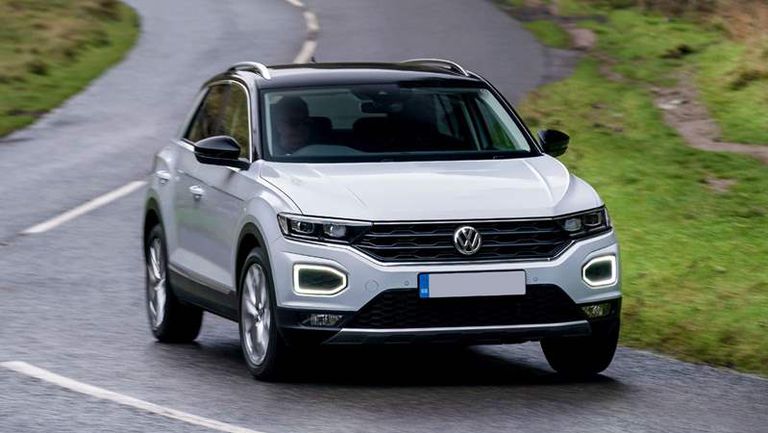 vw-t-roc-white-fromt-driving-1