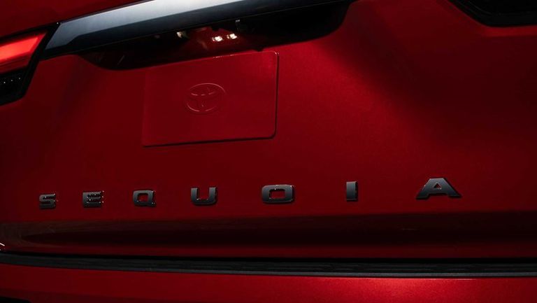 صورة تشويقية للسيارة تويوتا سيكويا