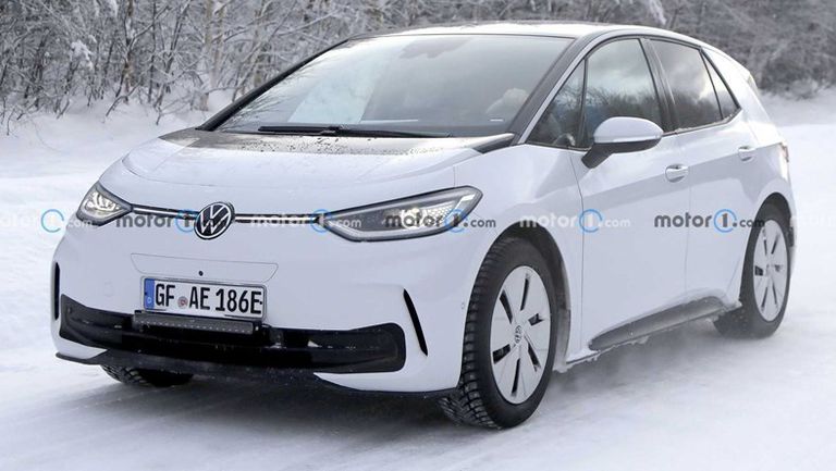 2023-volkswagen-id.3-facelift-spy-photo