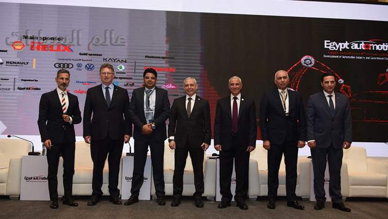 هل تعرقل الصناعات المغذية مساعي تطوير قطاع السيارات