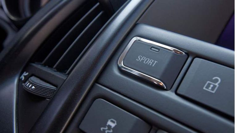 Opel-Astra_Sedan-2013-1024-0f